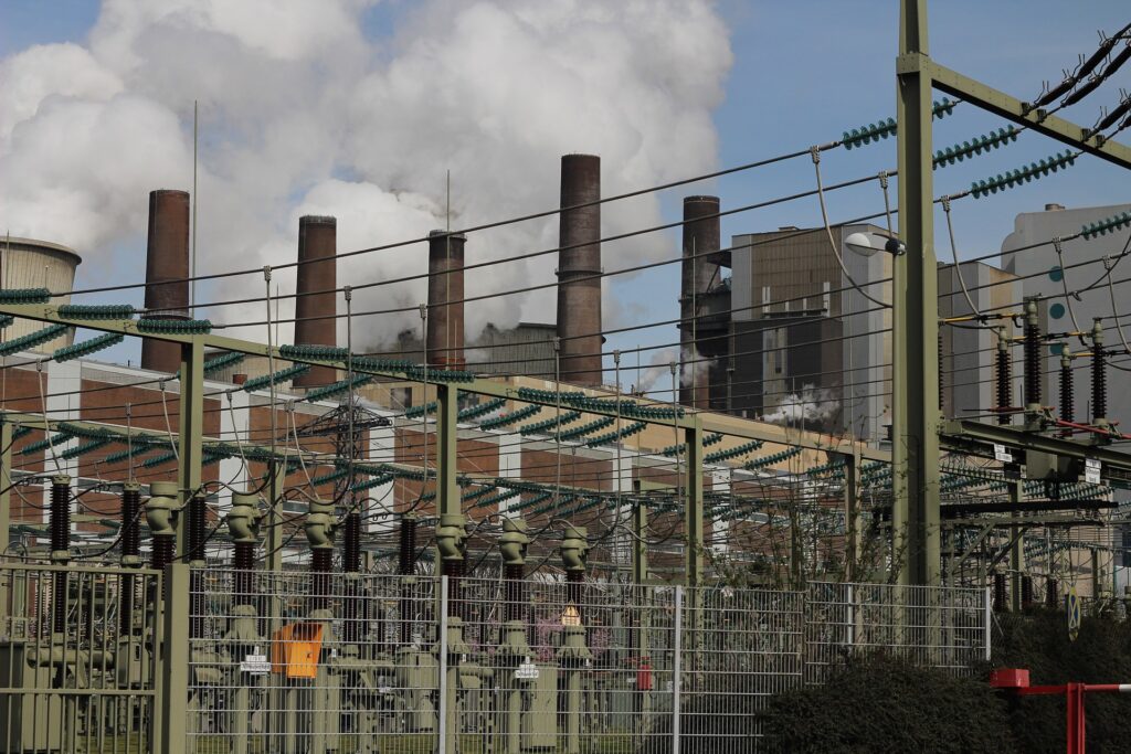 Governo edita MP que derruba térmicas jabutis e reduz impactos na conta de luz