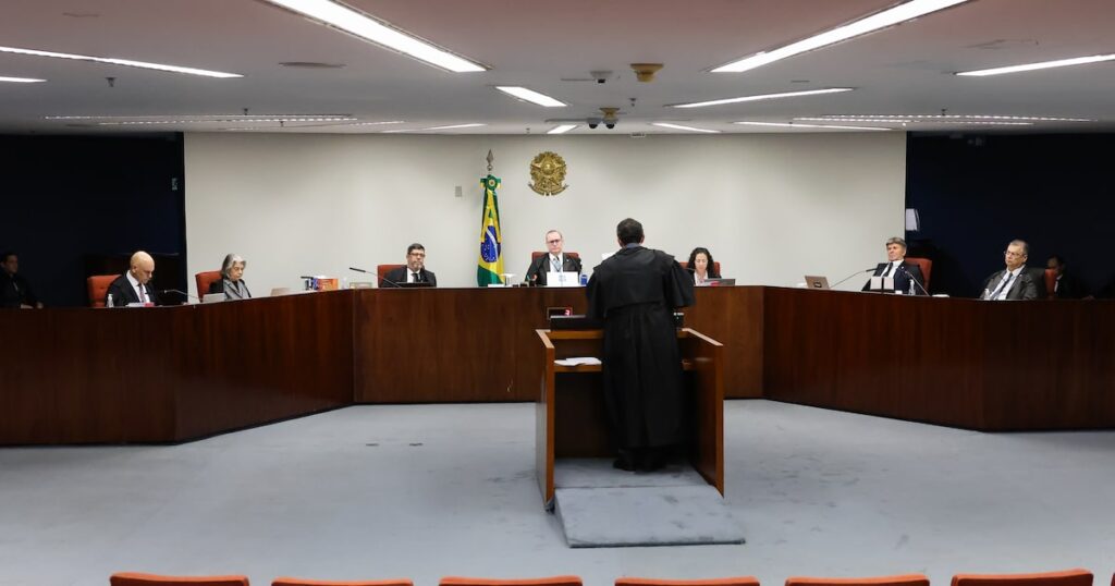 Quatro em cada dez testemunhas não depõem, e julgamento do golpe mantém ritmo acelerado no STF