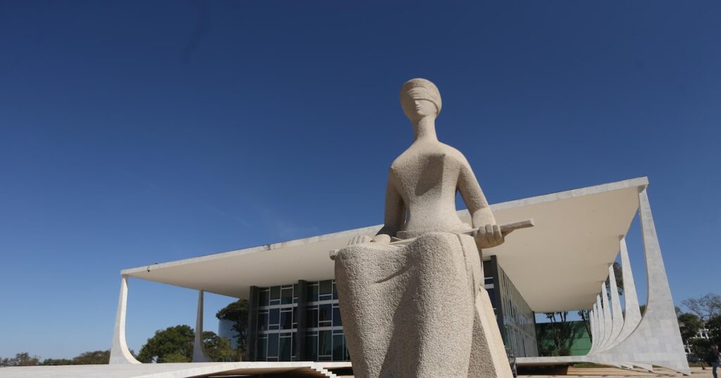 STF reflete País polarizado e tem racha na avaliação popular; veja pesquisa