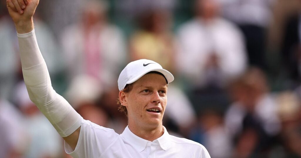 Sinner supera dores, bate Shelton e avança à semifinal de Wimbledon; Swiatek também avança