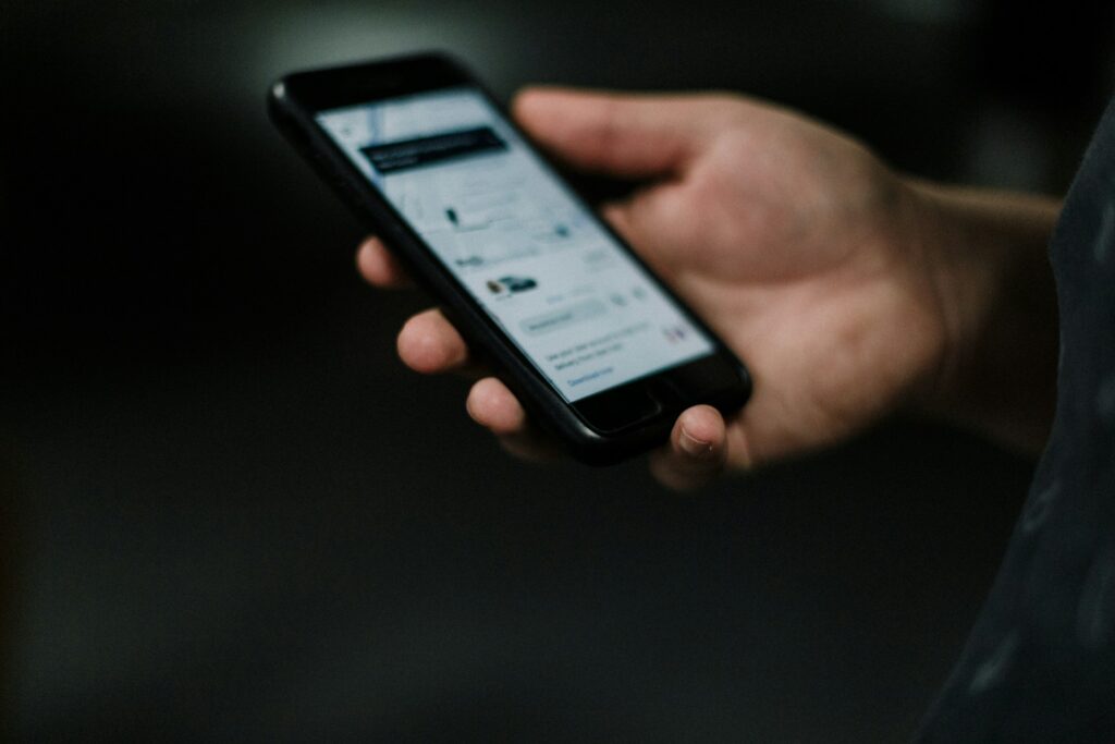 TST autoriza bloqueio de ganhos em apps como Uber e iFood para quitar dívida trabalhista