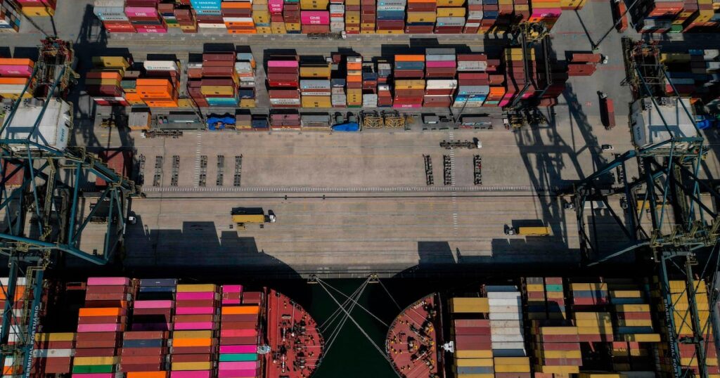 Tarifaço de Trump: Veja todos os produtos que o Brasil exporta e quais terão tarifa extra; pesquise em lista interativa