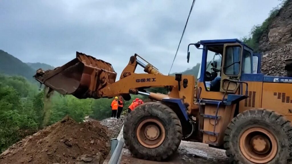 Vídeo. China emite alertas de inundação com rios a níveis recorde