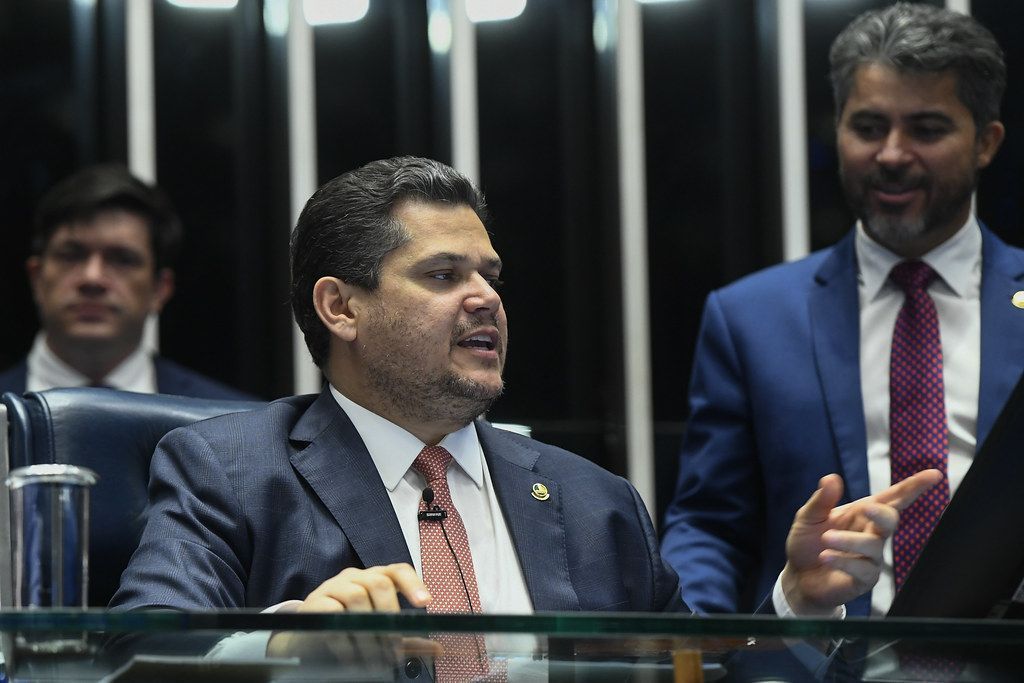 Felca conta que influenciadores cancelaram contratos após seus vídeos