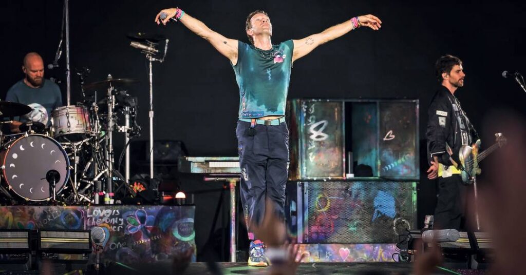 Chris Martin, do Coldplay, desabafa sobre sexualidade em show