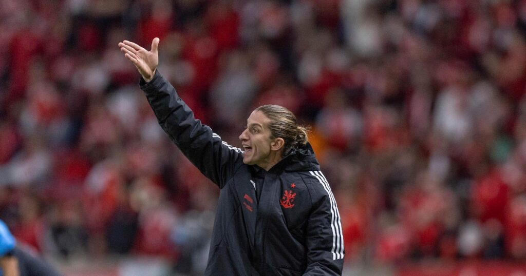 Filipe Luís aponta Flamengo em ‘reconstrução’ e evita comparação com Jorge Jesus: ‘É injusto’
