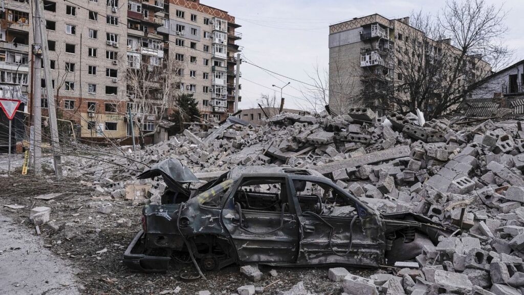 Forças russas violam defesas ucranianas na região oriental de Donetsk