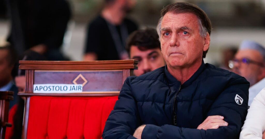 Moraes mantém Bolsonaro em rédea curta e vai escolher se prisão virá pelo motivo certo ou antecipado