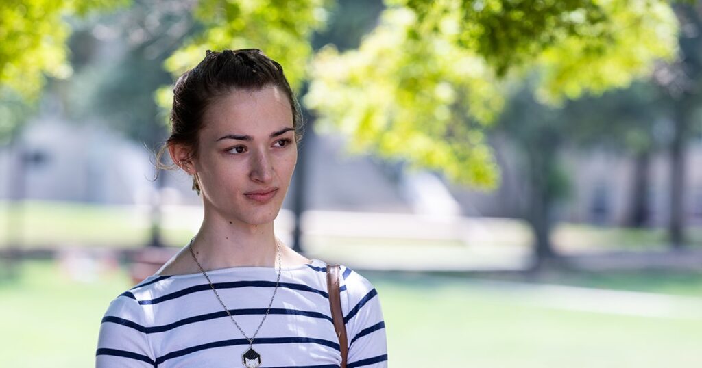 Quem é a estudante de 17 anos que resolveu um grande mistério matemático