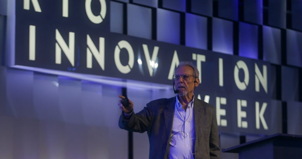 ‘O brasileiro é muito conectado a suas emoções’, diz Daniel Goleman, pai da inteligência emocional