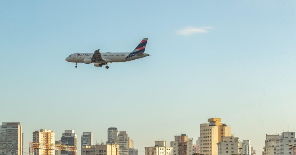 CEO da Latam atribui ganho de mercado a momento 'saudável', com expansão de rotas e frota