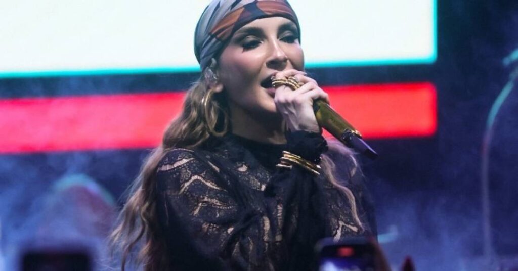 Efeito Claudia Leitte: Câmara aprova lei de combate à cristofobia
