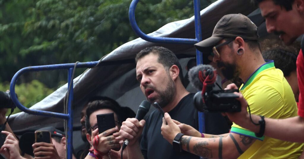 Em ato em SP, Boulos defende barrar ‘anistia light’: ‘Não tem meio termo’