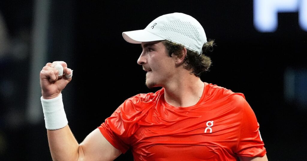 João Fonseca desiste do Masters 1000 de Xangai e encerra a temporada em 4 torneios na Europa