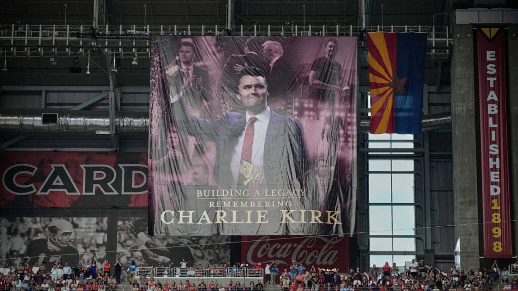 Live - Trump chega à cerimónia fúnebre de Charlie Kirk que conta com milhares de pessoas