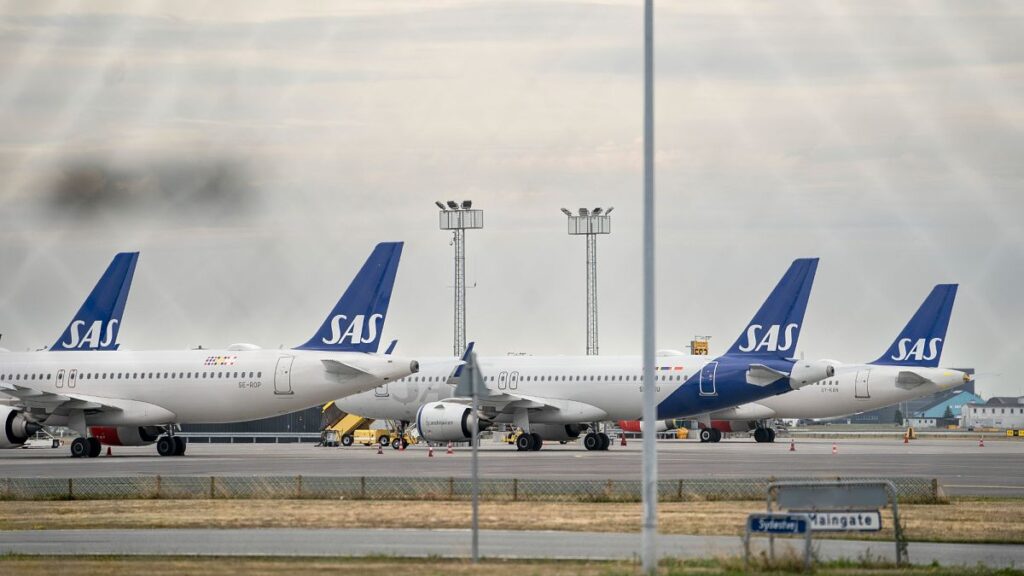 Voos do aeroporto de Copenhaga interrompidos após avistamento de drones