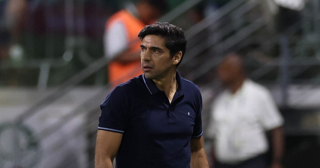 Abel revela cansaço, dilema e torce para uma arbitragem ‘limpinha’ na ‘noite mágica’ contra LDU