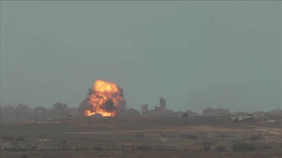 Ataques em Gaza continuam após Israel e Hamas aceitarem 1ª fase de acordo
