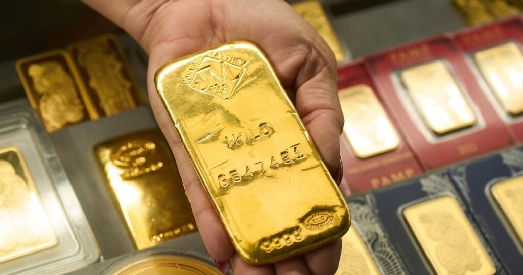 Bolha dourada? O que está por trás da disparada do preço do ouro