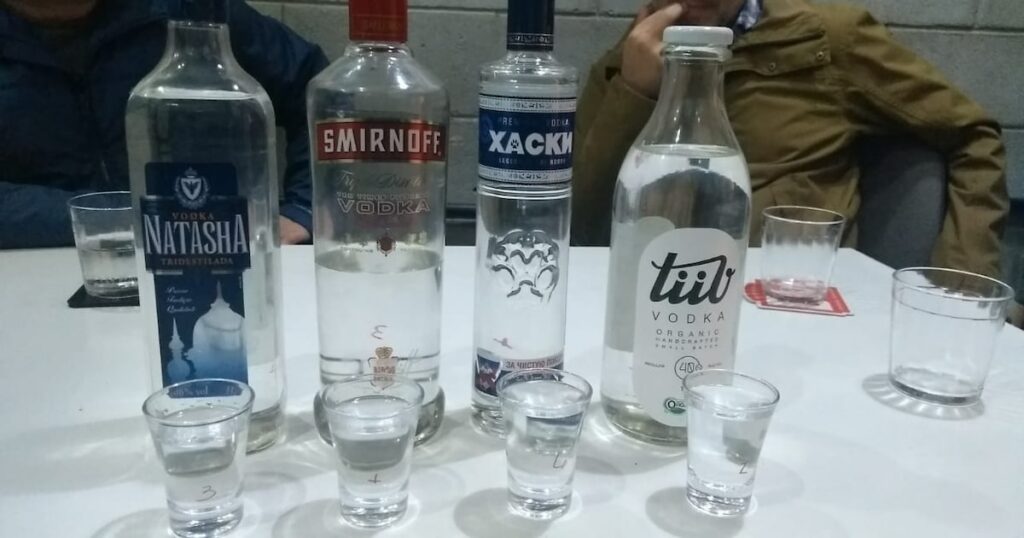 Entenda por que até vodca é usada para reverter intoxicação por metanol e qual é o antídoto ideal