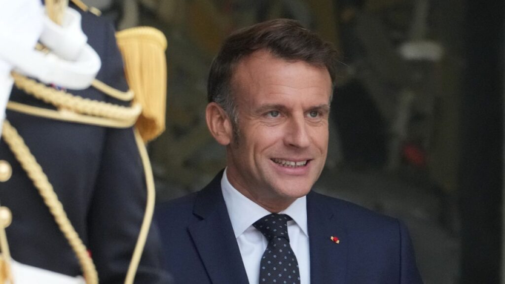 Macron reconduz o primeiro-ministro cessante Sébastien Lecornu