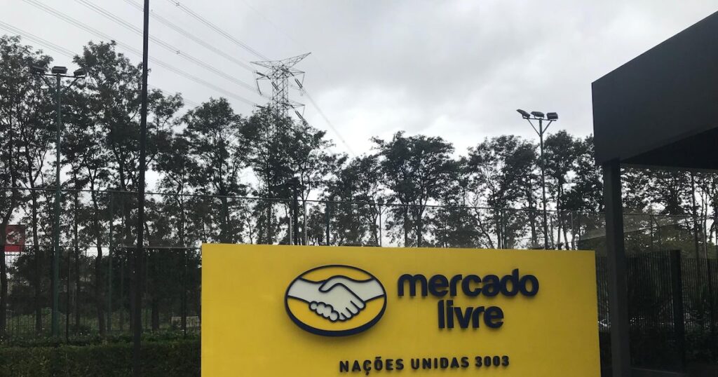 Mercado Livre suspende anúncios de bebidas destiladas em meio à crise de casos por intoxicação de metanol
