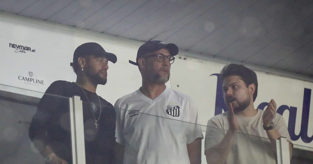 Neymar reclama após pênalti contra o Santos: ‘Profissionalizar arbitragem para ontem’