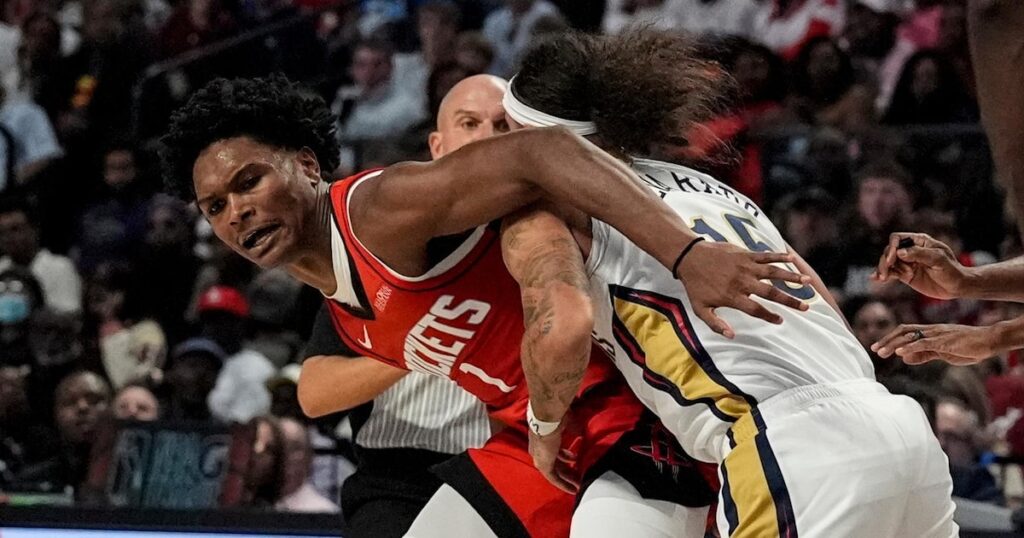 Troca de socos marca Houston Rockets x New Orleans Pelicans pela pré-temporada da NBA; assista