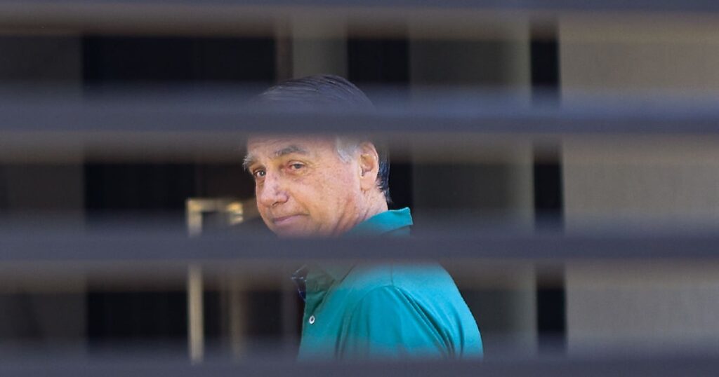 Bolsonaro culpa ‘paranoia’ e ‘alucinação’ por tentativa de violar tornozeleira; prisão é mantida