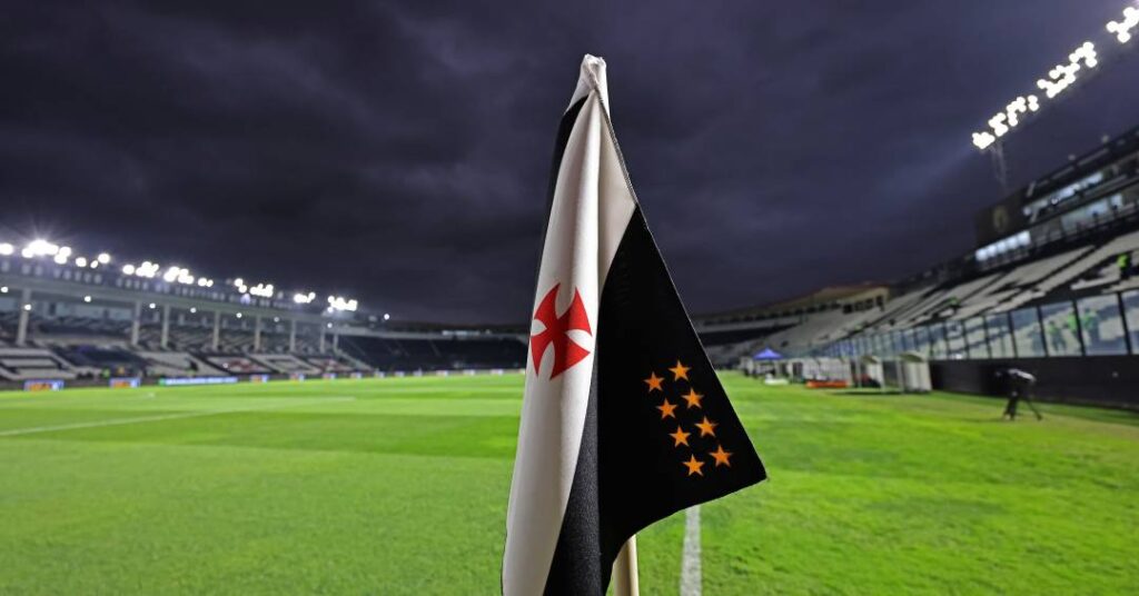 Jogos de hoje, domingo, 2 de novembro: onde assistir futebol ao vivo e horários