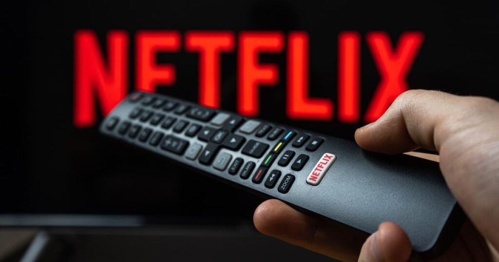 Justiça condena Netflix a pagar R$ 150 mil à Frimesa por exposição em série que fala de desmatamento na Amazônia
