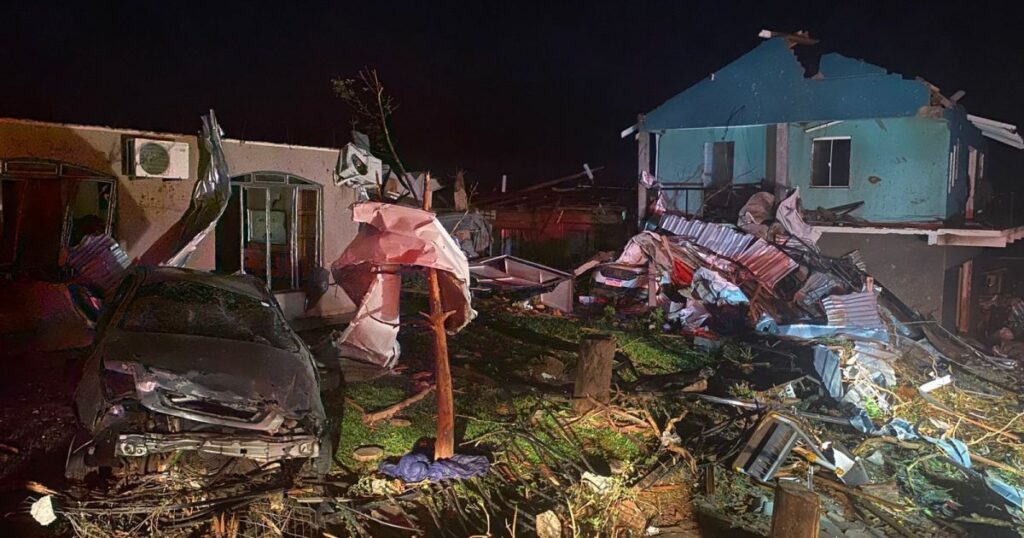 Paraná vai liberar R$ 50 milhões para reconstrução de cidade após tornado