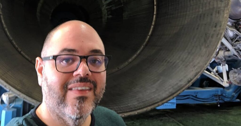 Quem é o cientista brasileiro conhecido como ‘caçador de tornados’