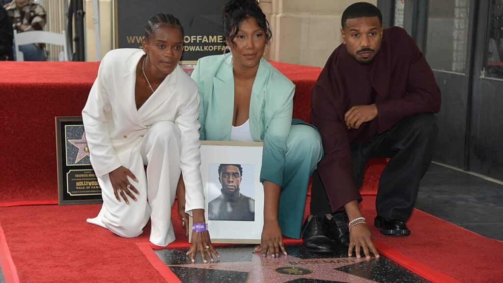 Vídeo. Chadwick Boseman recebe a título póstumo estrela no Passeio da Fama de Hollywood