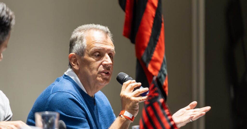 Globo repudia ataque do presidente do Flamengo a comentarista da emissora