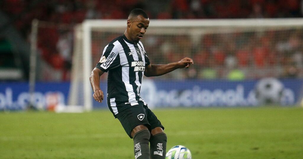 O que falta para o Palmeiras fechar a contratação de Marlon Freitas, do Botafogo?