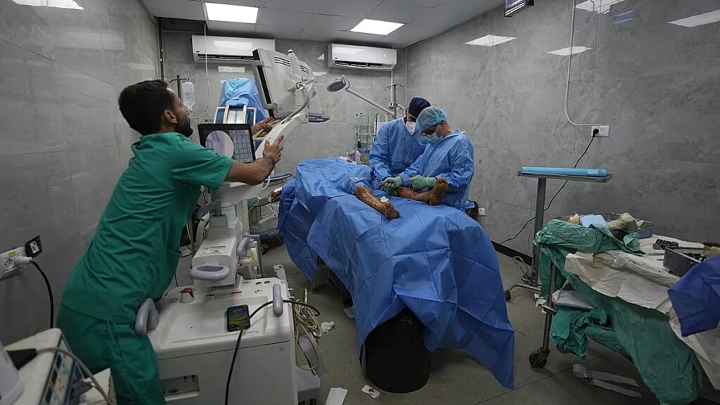 Pai de refém israelita diz que médico de Gaza lhe matou a filha injetando-lhe ar nas veias
