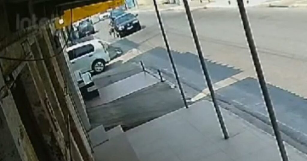 Vídeo: homem é preso suspeito de tentar matar a própria filha ao arrastá-la com carro em movimento
