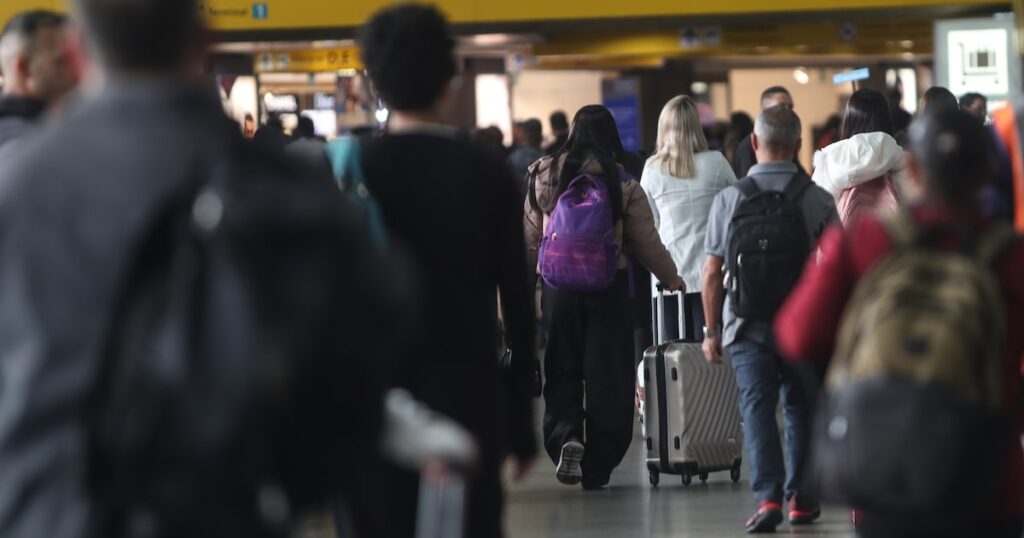 Anac avalia punições a passageiros brigões e revisão de direitos no transporte aéreo