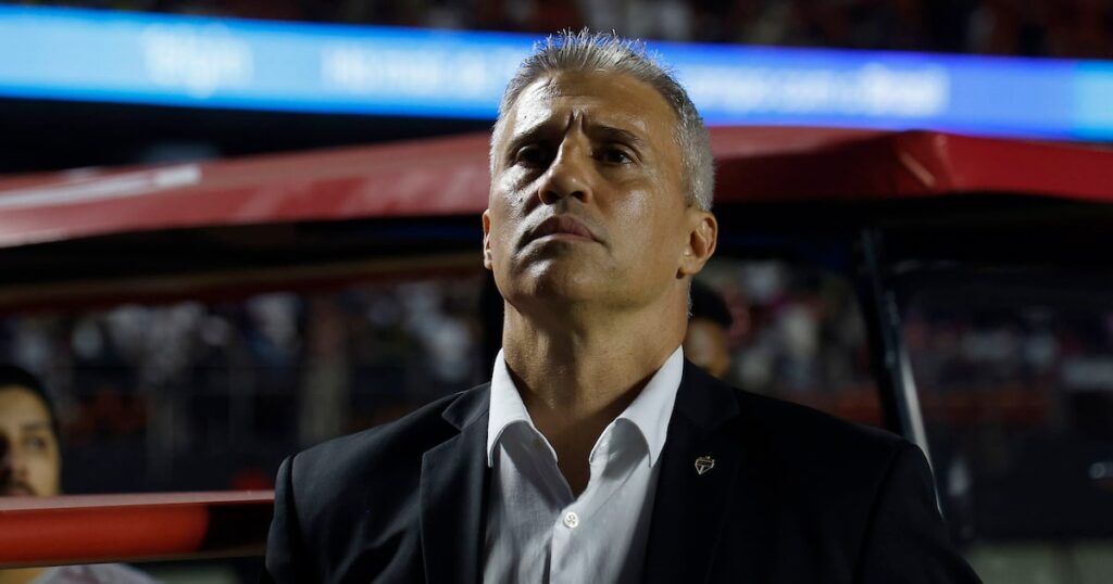 Crespo fala de Alisson e Marcos Antônio e explica meta de 45 pontos: ‘Proteger o grupo’
