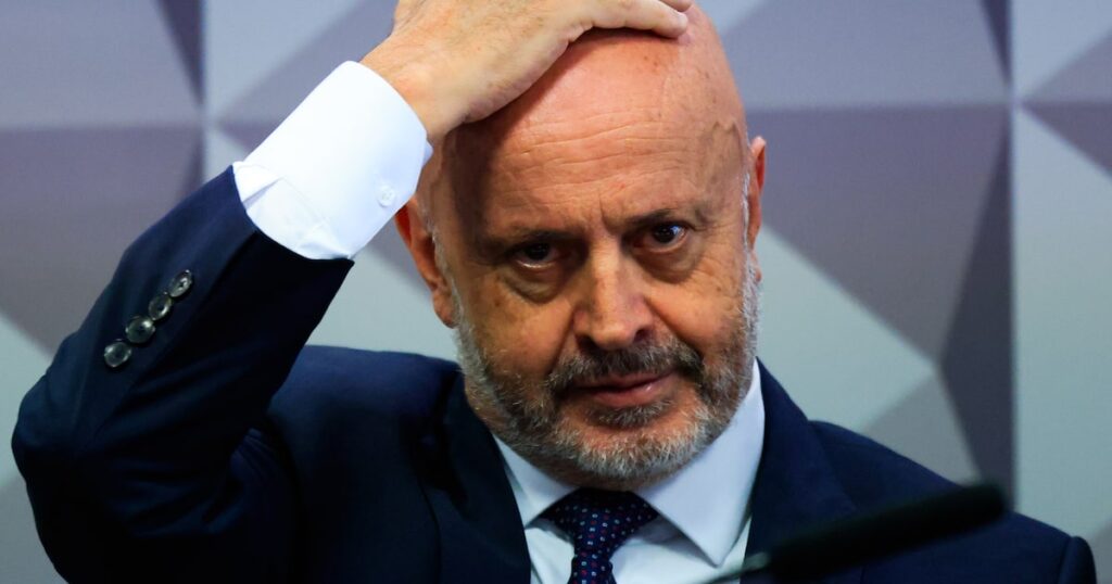 Governo exonera diretor do Dnit suspeito de receber propina em dinheiro vivo do Careca do INSS