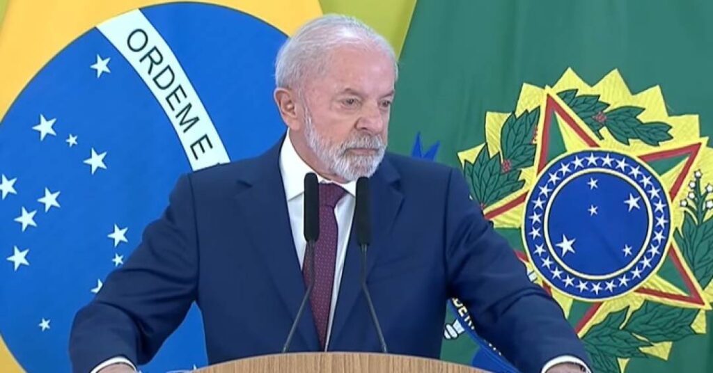 Justiça condena prefeito de Diadema por associar assessor de Lula ao PCC