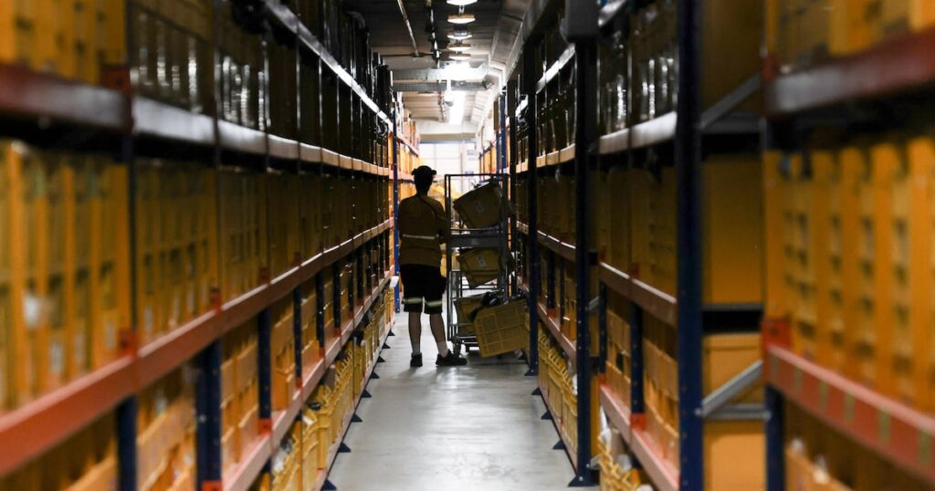 Mercado Livre demite 119 pessoas na América Latina, sendo 38 no Brasil, após avanço da IA