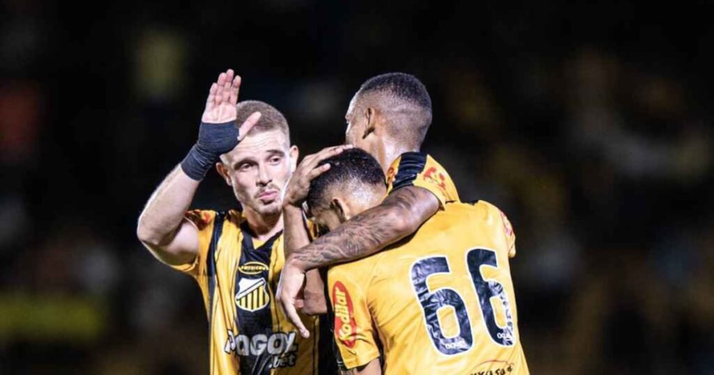 Piquerez detona atuação do Palmeiras após goleada no Paulistão: ‘Foi uma vergonha’