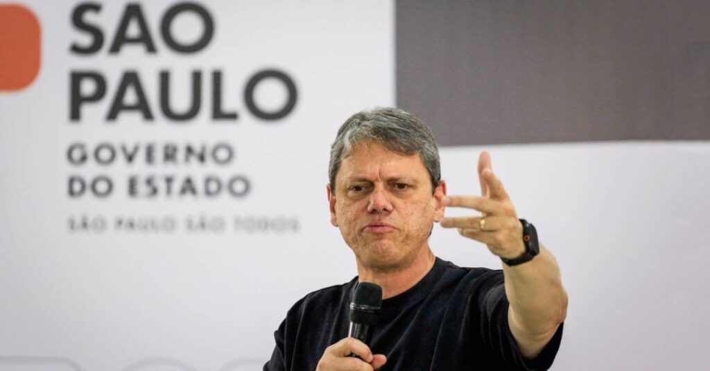 Tarcísio muda alto escalão do governo e chama correligionário para Casa Civil