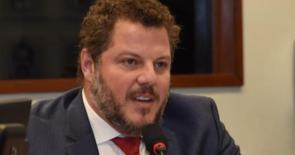 Vivemos tempos muito estranhos - Estadão