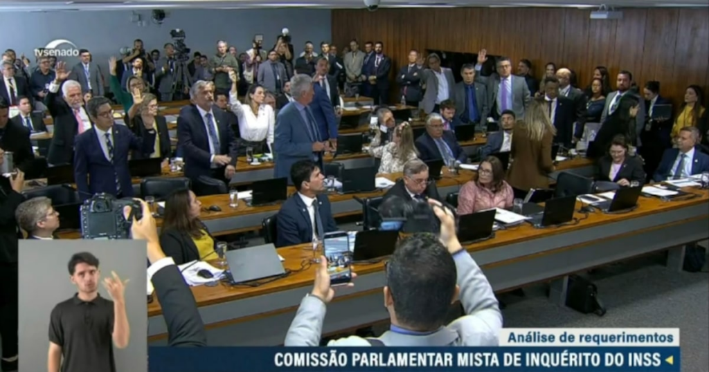 Após CPI do INSS quebrar sigilo de Lulinha, governistas protocolam pedido de anulação da votação
