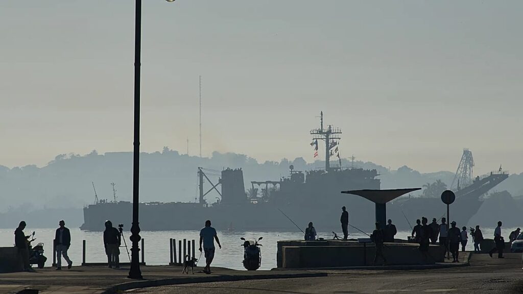 Dois navios de ajuda humanitária provenientes do México chegam a Havana