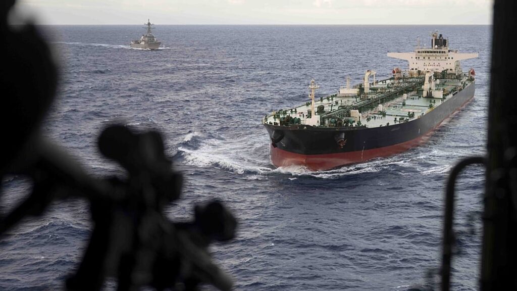 EUA intercetam no Oceano Índico petroleiro sancionado que seguiam desde as Caraíbas