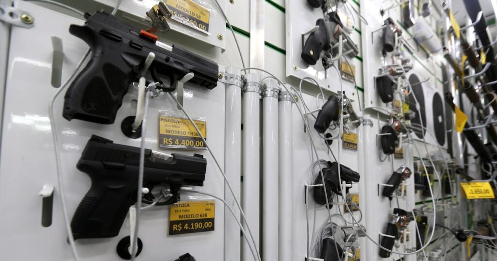 Exército descumpre decisão do TCU e não controla dados de roubo a lojas de armas